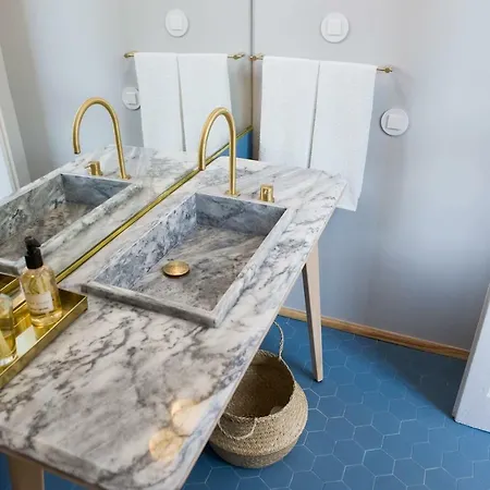 Ad - Solar Da Avenida *